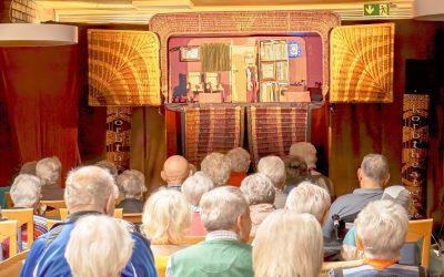 Korbtheater in der Tagespflege begeistert Senioren