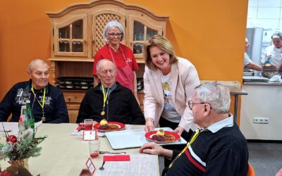 Abgeordnete Martina Gießübel hospitierte in der Tagespflege